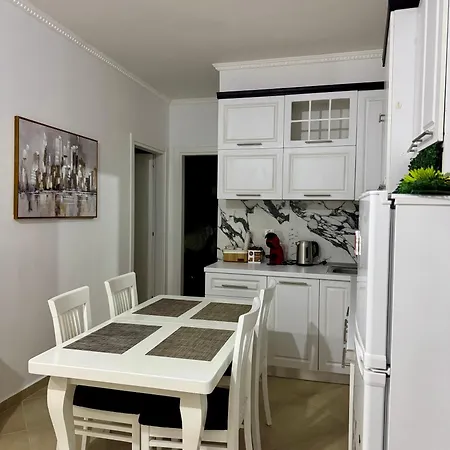 Akh * Vlorë